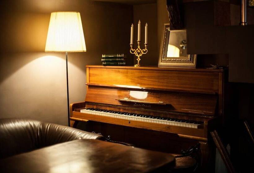 هتل Art Rustic Boutique