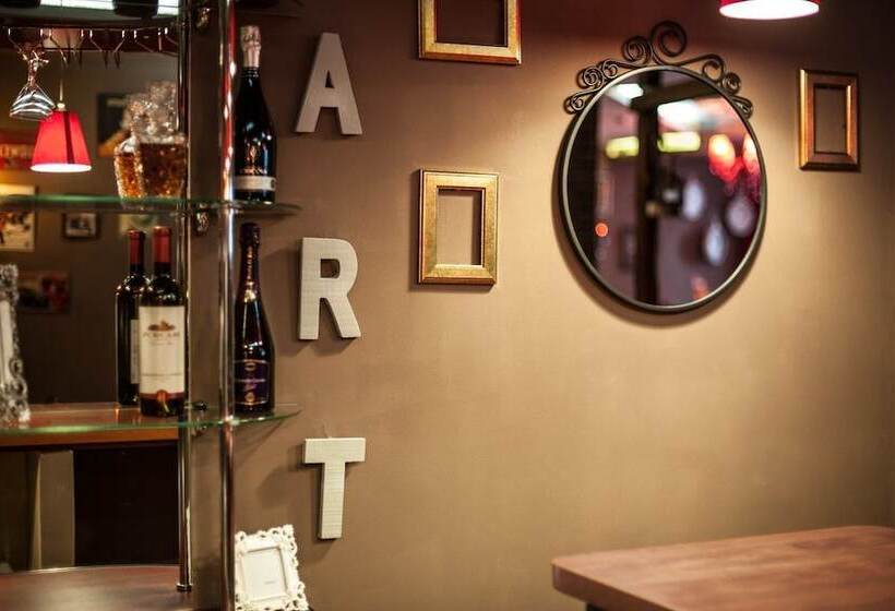 هتل Art Rustic Boutique