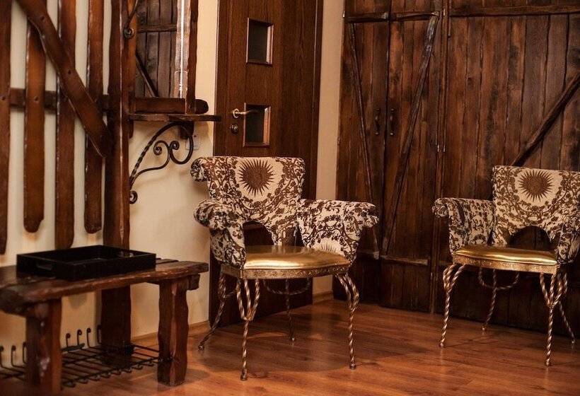 هتل Art Rustic Boutique