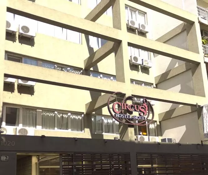 هتل Circus Hostel