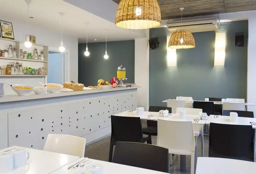 هتل Circus Hostel