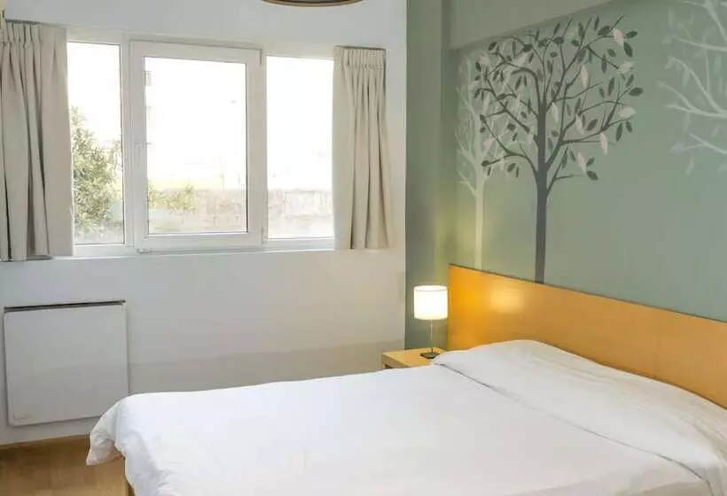 هتل Circus Hostel