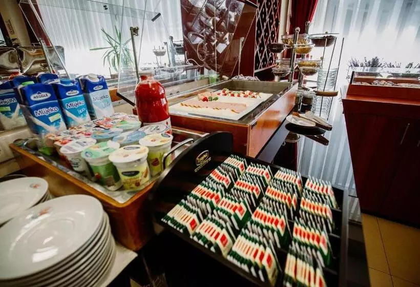 هتل Jelena Brčko