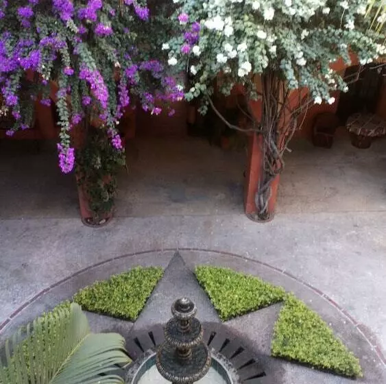 בית מלון כפרי The Melville Boutique