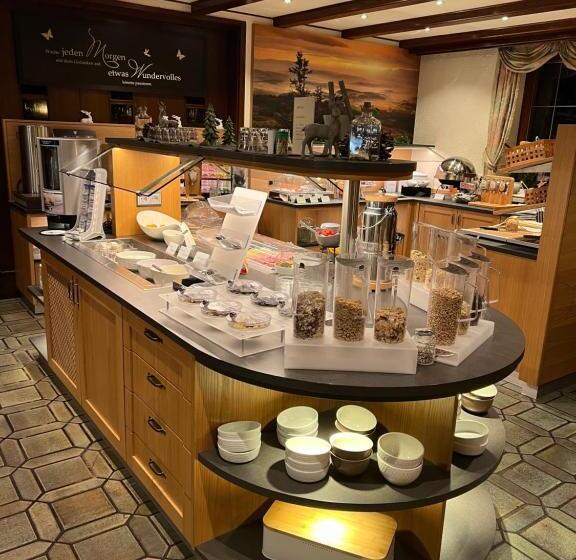 بنسيون Zur Linde