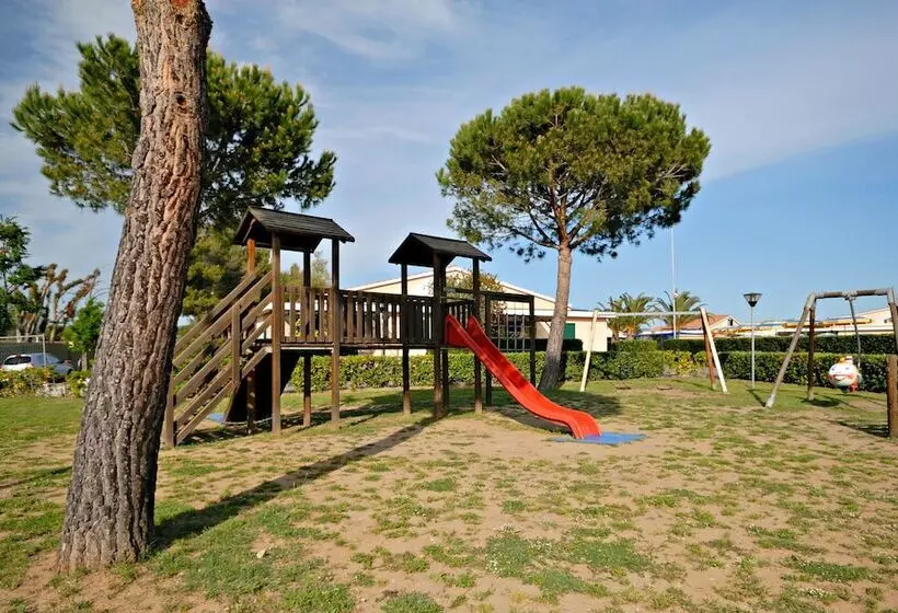 Курорт La Cecinella Apartments