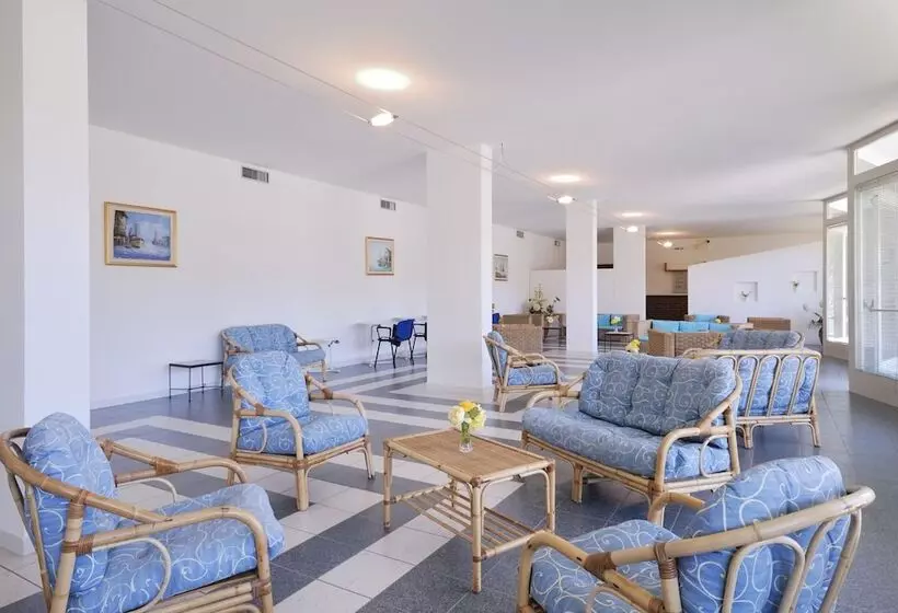 Курорт La Cecinella Apartments