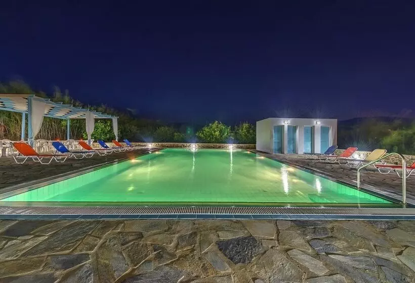 Smaragdi Hotel Apartments