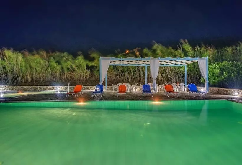 Smaragdi Hotel Apartments