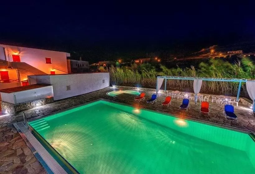 Smaragdi Hotel Apartments