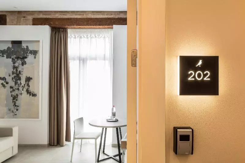هتل Mon Suites Benlliure