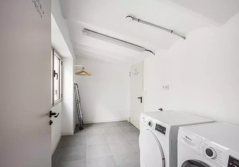 هتل Mon Suites Benlliure