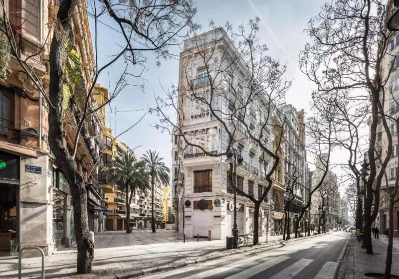 هتل Mon Suites Benlliure