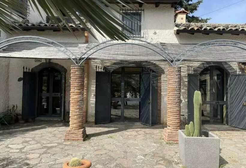 Aamiaismajoitus (B&B) Villa Veda