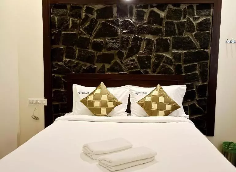 Hotelli R Inn Yercaud