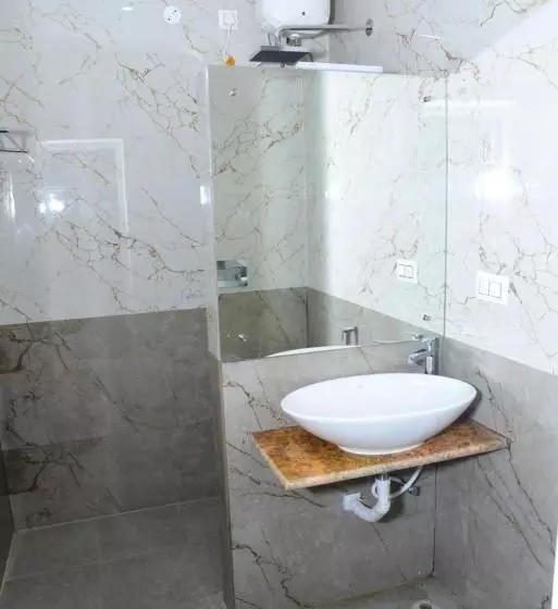 Hotelli R Inn Yercaud