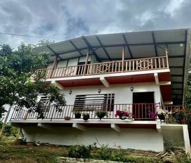 Majatalo Casa Waka Marú