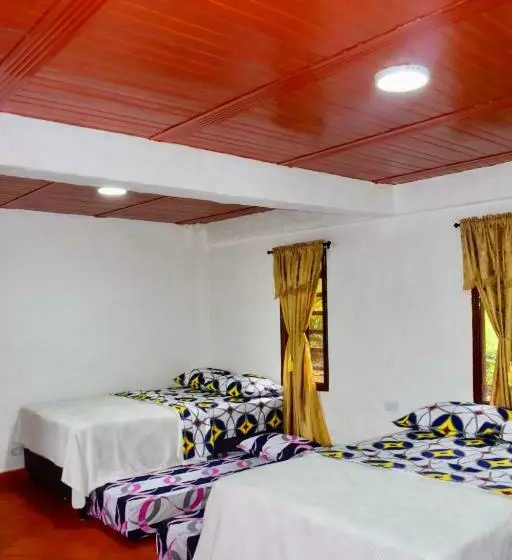 Majatalo Casa Waka Marú