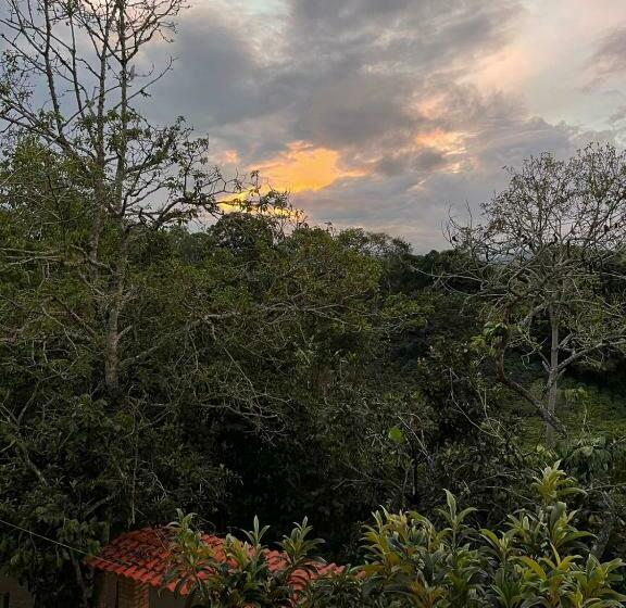 بنسيون Casa Waka Marú