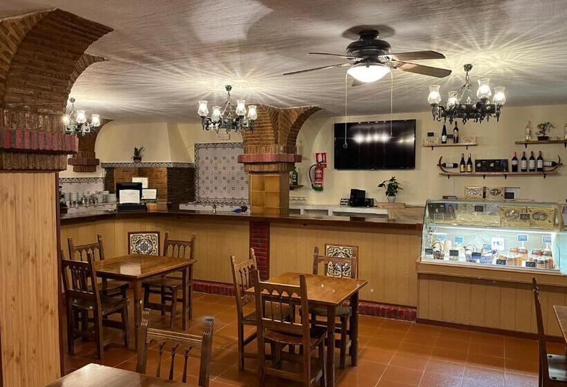 پانسیون Hostal Ciudad Encantada