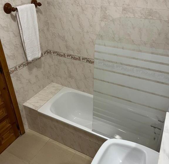 پانسیون Hostal Ciudad Encantada