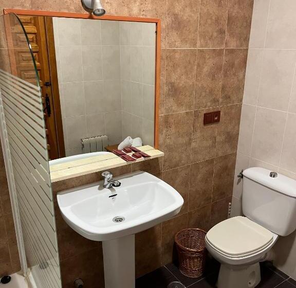 پانسیون Hostal Ciudad Encantada