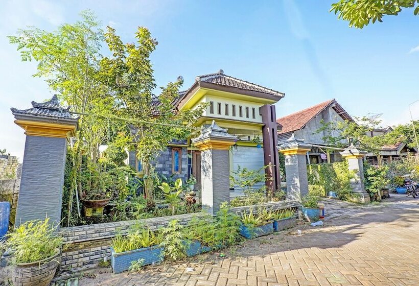 Отель Oyo Home 91142 Desa Wisata Alam Gosari
