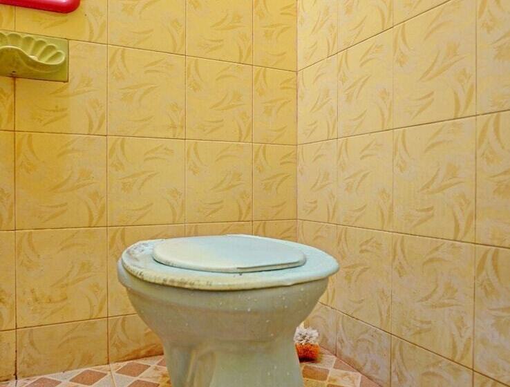 Отель Oyo Home 91142 Desa Wisata Alam Gosari