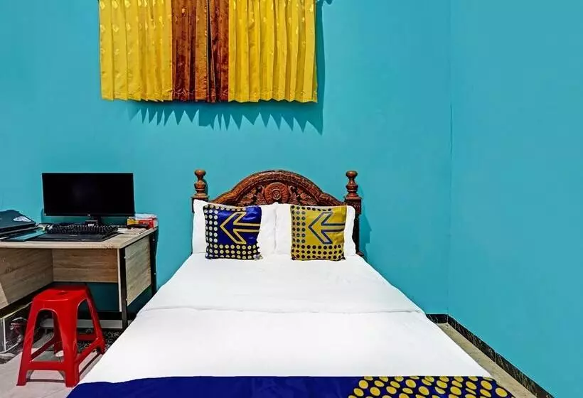 ホテル Oyo Home 91142 Desa Wisata Alam Gosari