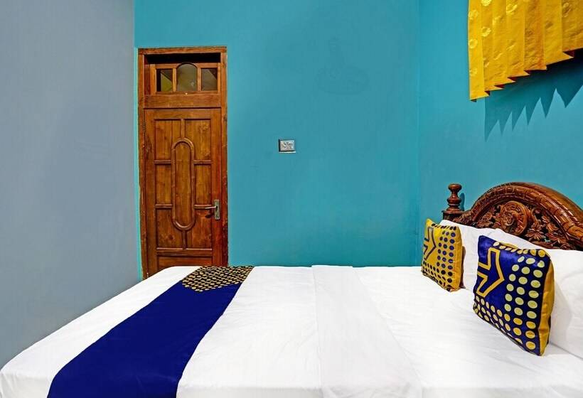 Отель Oyo Home 91142 Desa Wisata Alam Gosari