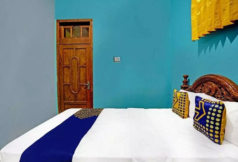ホテル Oyo Home 91142 Desa Wisata Alam Gosari