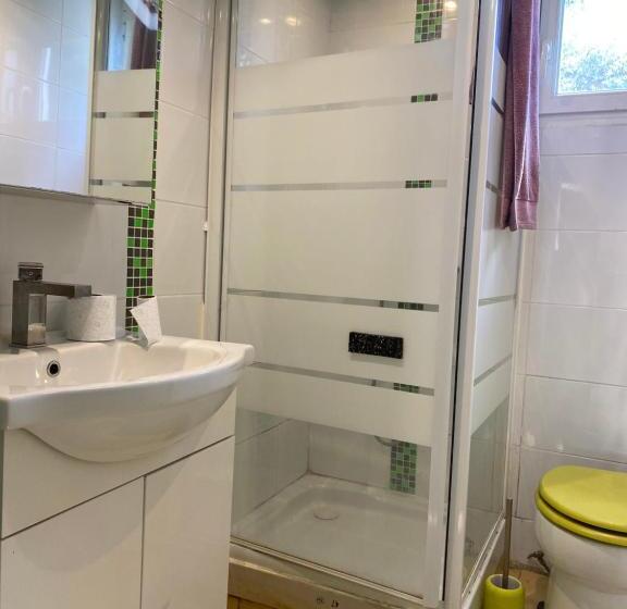 بنسيون La Colline