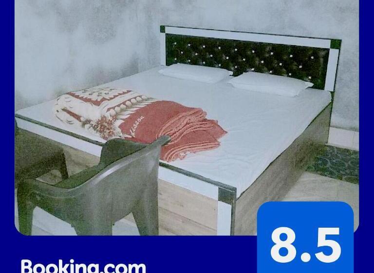 Hotelli Spot On 87969 Green