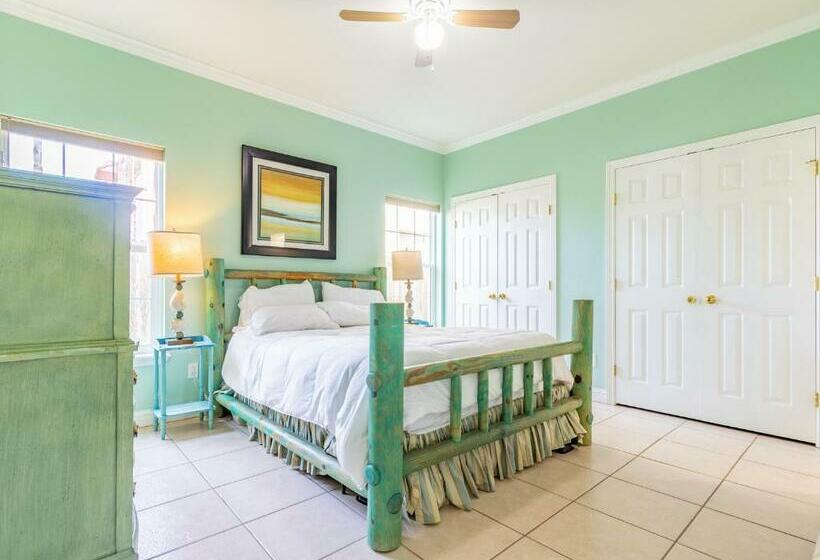 Little Get Away By The Beach ,moondancer