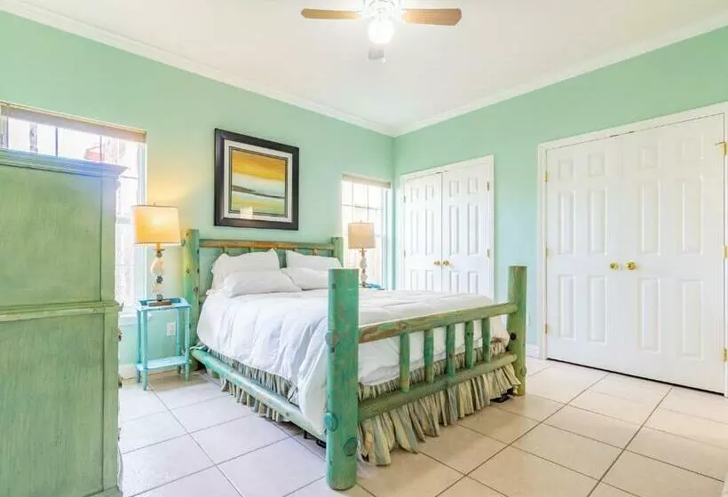 Little Get Away By The Beach ,moondancer