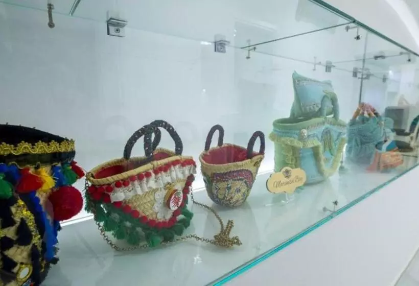 Majatalo Marinisa Suite Luxury Room