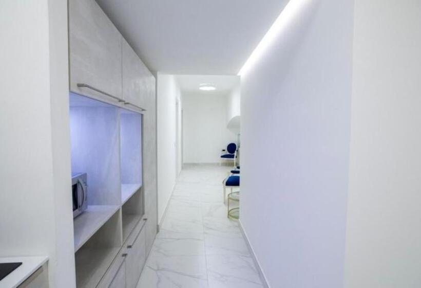 膳宿费 Marinisa Suite Luxury Room