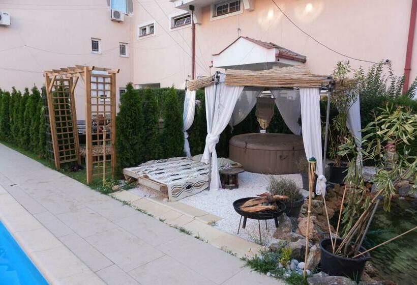 Red Clay Spa Apartments