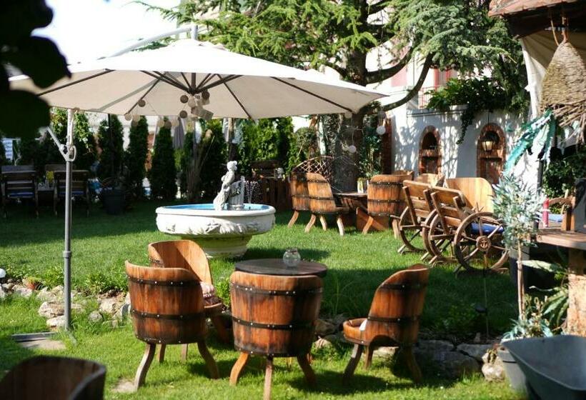 Red Clay Spa Apartments