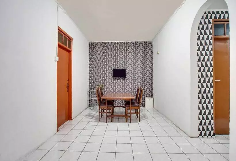 هتل Spot On 91117 Sriwijaya Residence Syariah