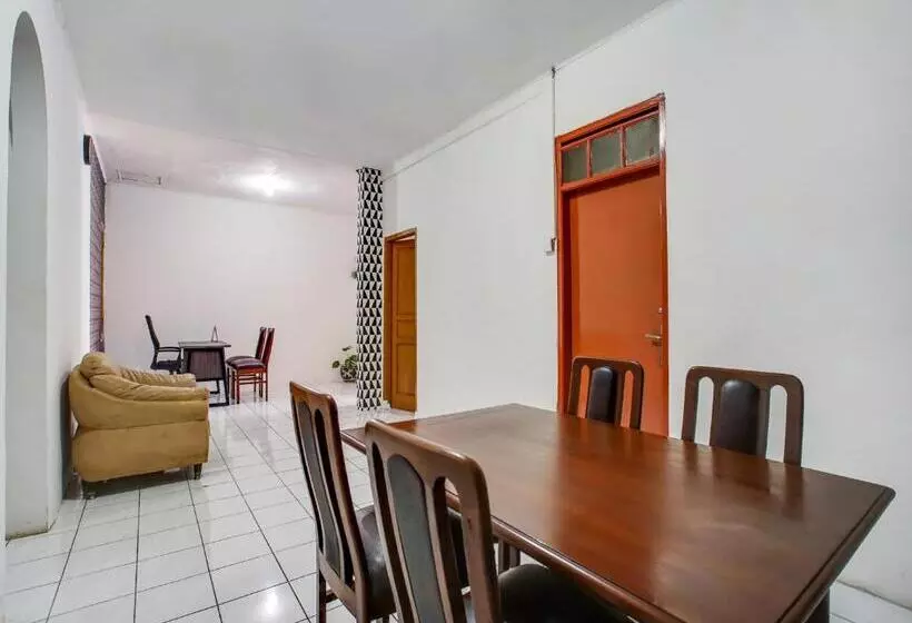 هتل Spot On 91117 Sriwijaya Residence Syariah