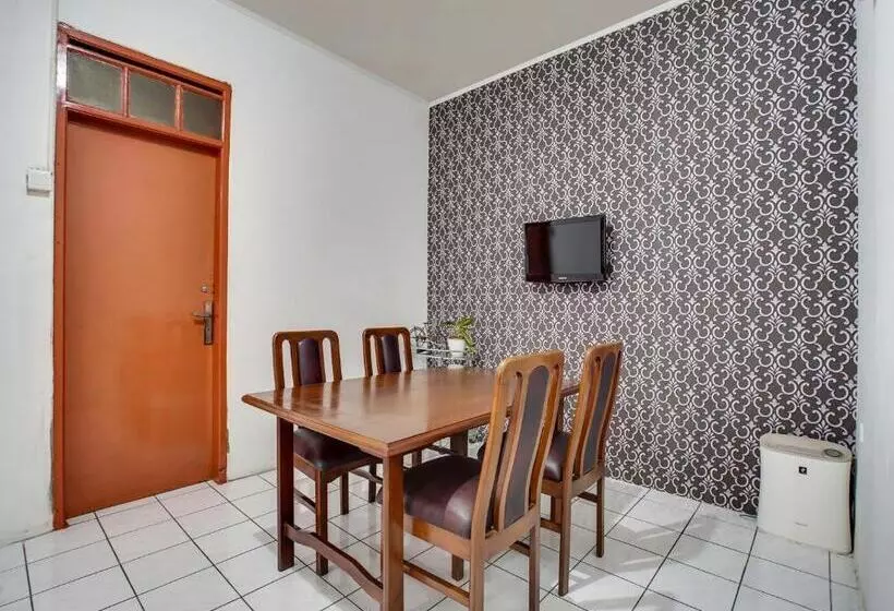 هتل Spot On 91117 Sriwijaya Residence Syariah