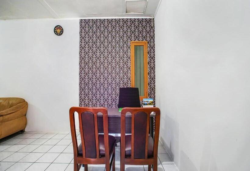 فندق Spot On 91117 Sriwijaya Residence Syariah