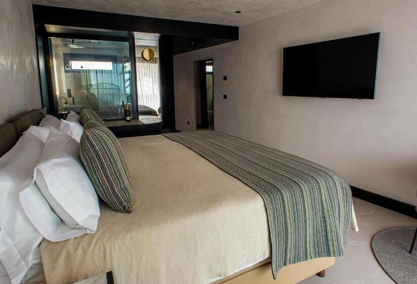 Tensuites - Adults Only