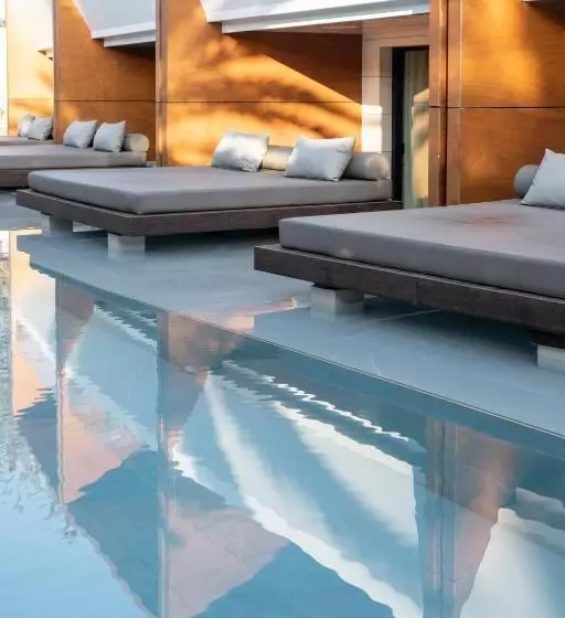 Tensuites - Adults Only