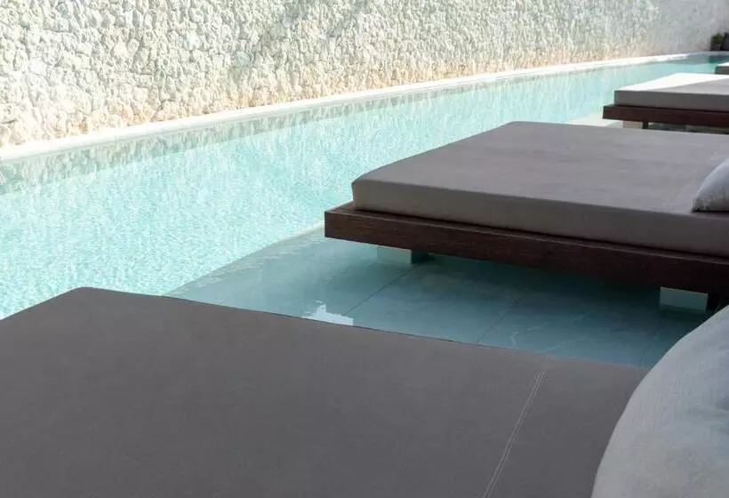 Tensuites - Adults Only