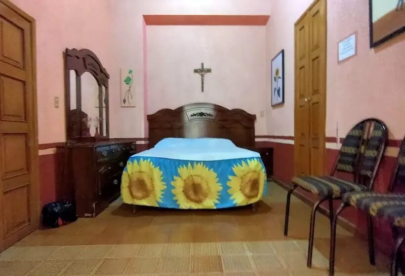 هتل Oyo  Posada Santa Cecilia, Jerez Zacatecas