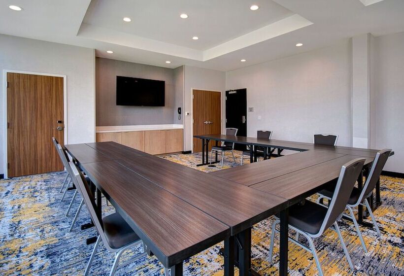 فندق Towneplace Suites By Marriott Cincinnati Airport South