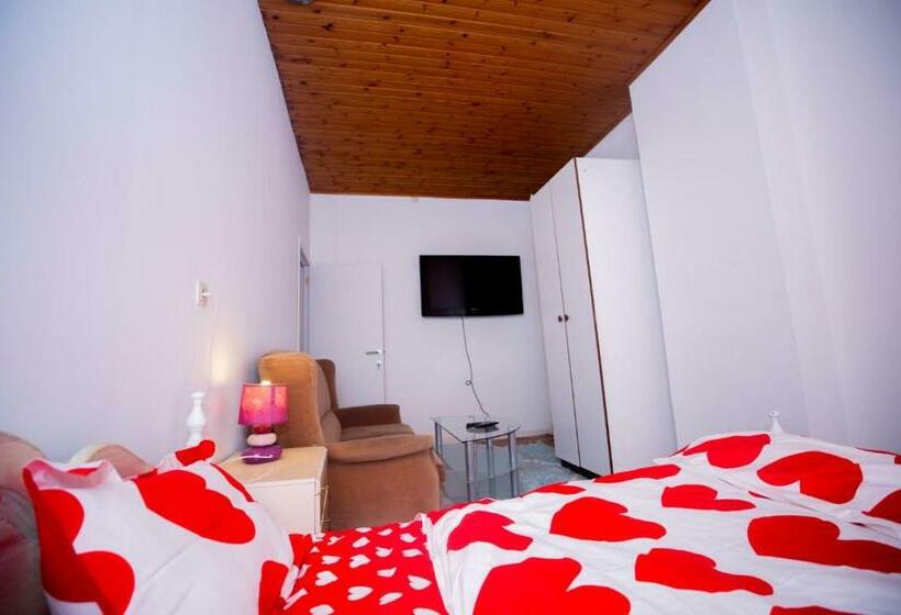 민박 Agréable Chambre Sur Liège Avc Parking Et Wifi Gratuit