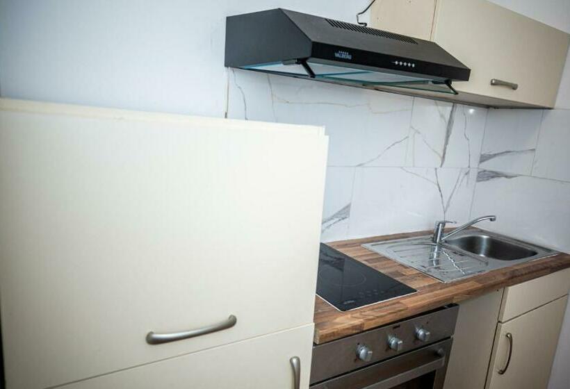 민박 Agréable Chambre Sur Liège Avc Parking Et Wifi Gratuit